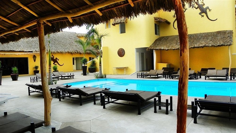 Imagen de la piscina del Hotel Zar Manzanillo. Foto 15