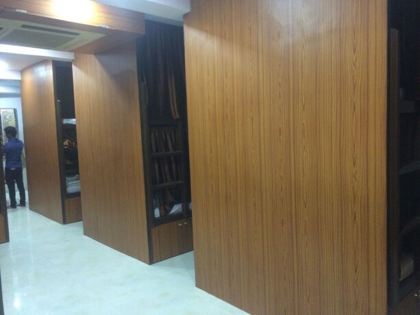 Imagen general del Hotel Zara Dormitory. Foto 8