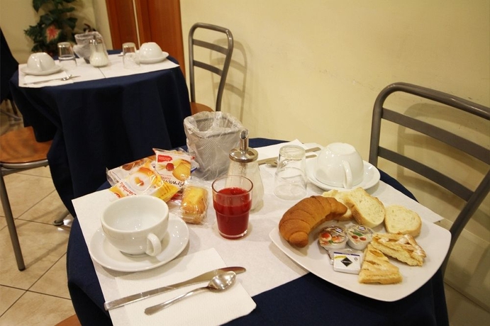 Imagen del bar/restaurante del Hotel Zara, Nápoles. Foto 3