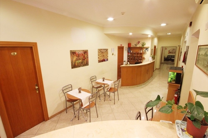 Imagen general del Hotel Zara, Nápoles. Foto 2