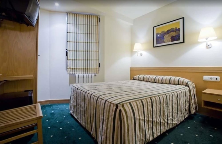 Imagen de la habitación del Hotel Zaragoza Plaza. Foto 5