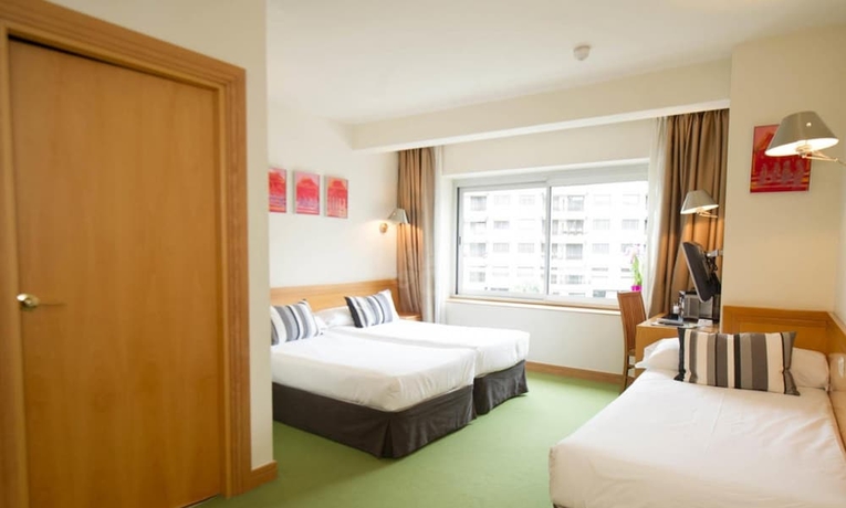 Imagen de la habitación del Hotel Zaragoza Plaza. Foto 11