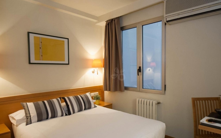 Imagen de la habitación del Hotel Zaragoza Plaza. Foto 14