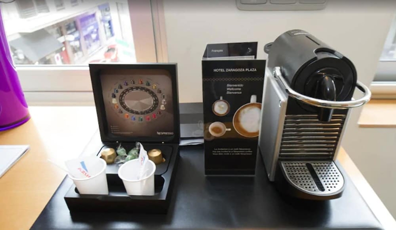 Imagen de la habitación del Hotel Zaragoza Plaza. Foto 17