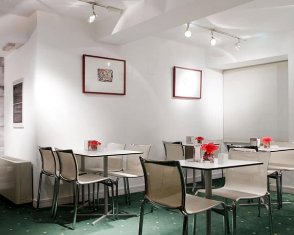 Imagen del bar/restaurante del Hotel Zaragoza Plaza. Foto 4