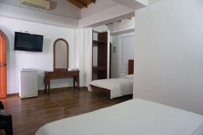 Imagen de la habitación del Hotel Zaraya. Foto 8
