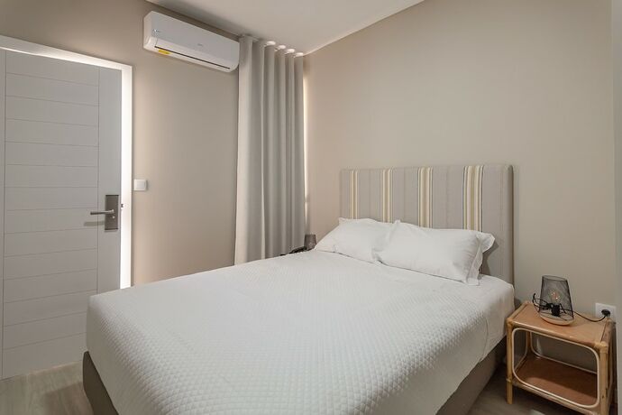 Imagen de la habitación del Hotel Zarco BedandBreakfast. Foto 16