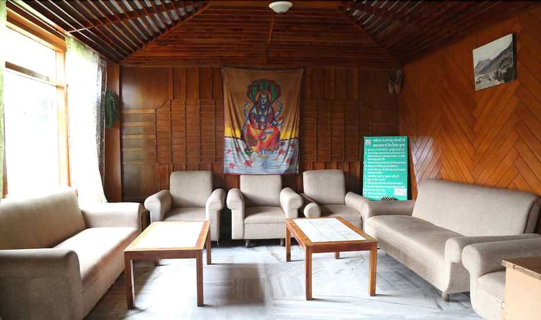 Imagen de los interiores del Hotel Zarim Manali. Foto 14