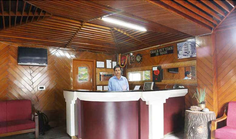 Imagen de los interiores del Hotel Zarim Manali. Foto 18