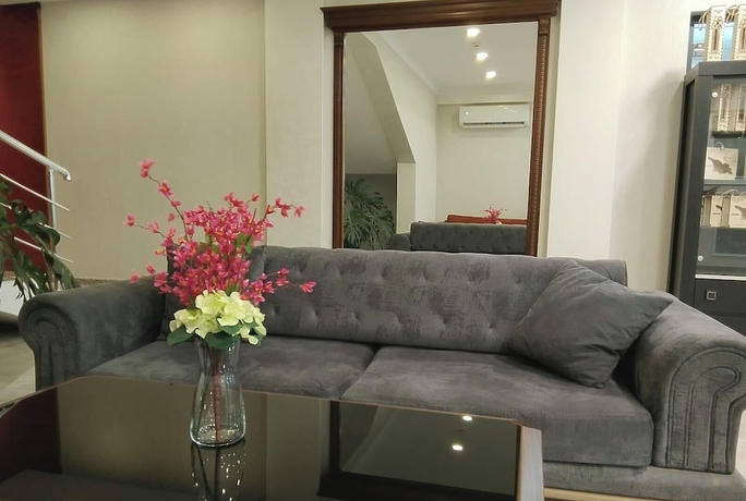 Imagen de los interiores del Hotel Zarinas. Foto 12