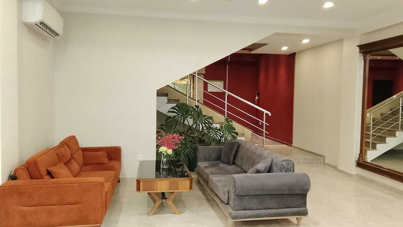 Imagen de los interiores del Hotel Zarinas. Foto 13
