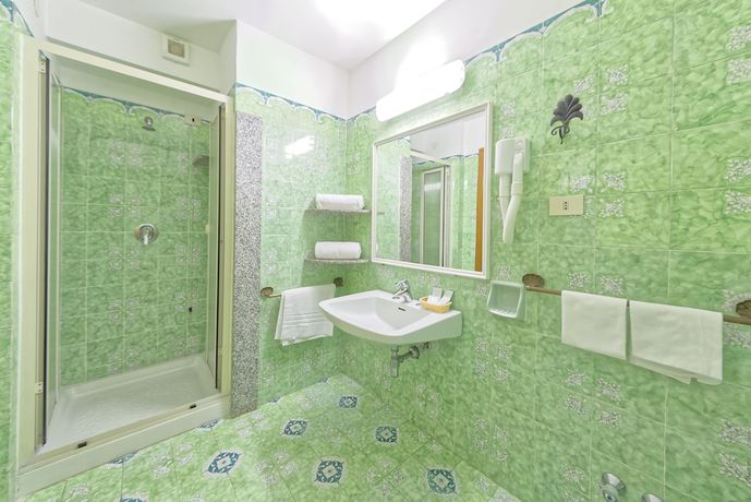 Imagen de la habitación del Hotel Zaro. Foto 18