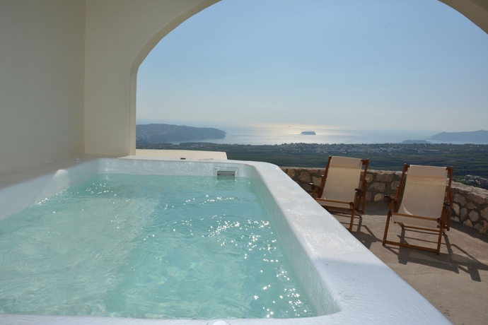 Imagen de la piscina del Hotel Zatrikion Villas Santorini. Foto 18