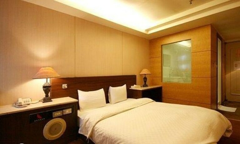 Imagen de la habitación del Hotel Zaw Jung Business. Foto 8