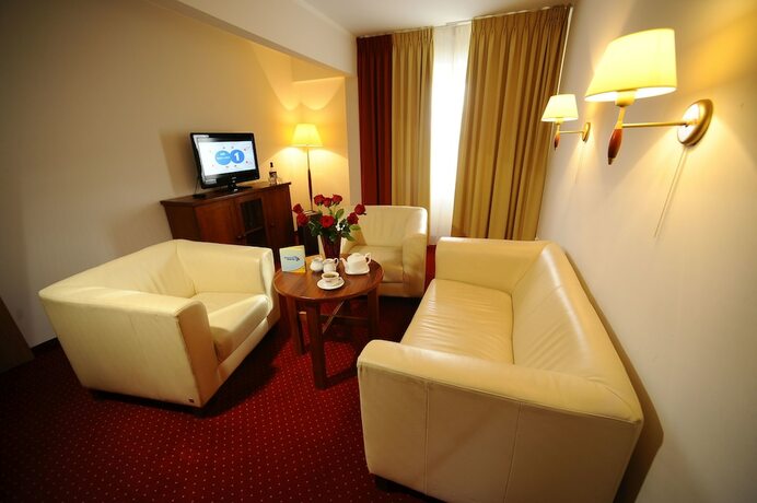 Imagen de la habitación del Hotel Zawisza. Foto 17