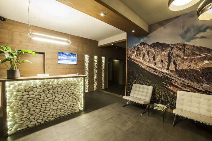 Imagen de los interiores del Hotel Zawrat. Foto 19