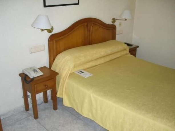 Imagen de la habitación del Hotel Zaymar. Foto 7