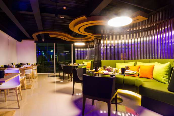 Imagen del bar/restaurante del Hotel Zazz Urban Bangkok. Foto 7