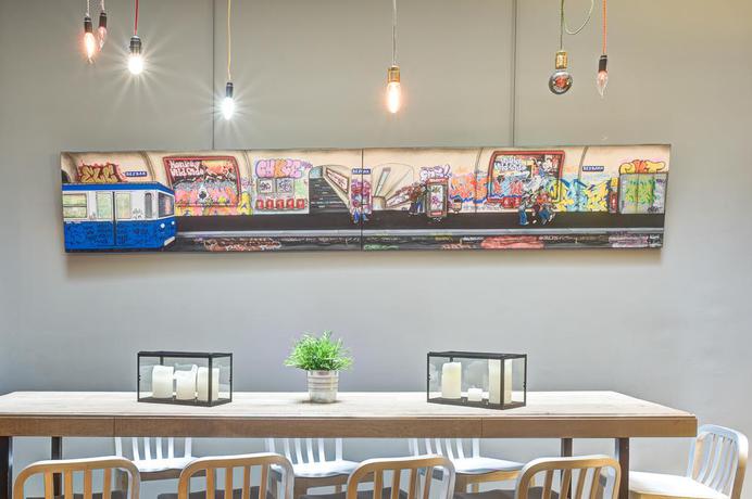 Imagen del bar/restaurante del Hotel Ze. Foto 2