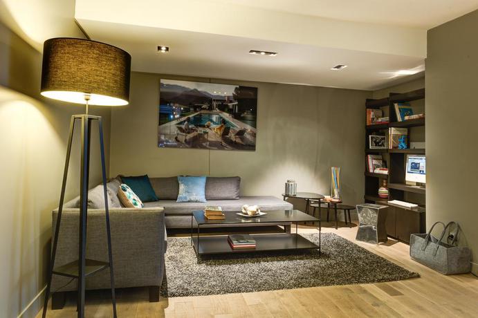 Imagen de los interiores del Hotel Ze. Foto 7