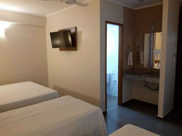 Imagen de la habitación del Hotel Ze Maria. Foto 13