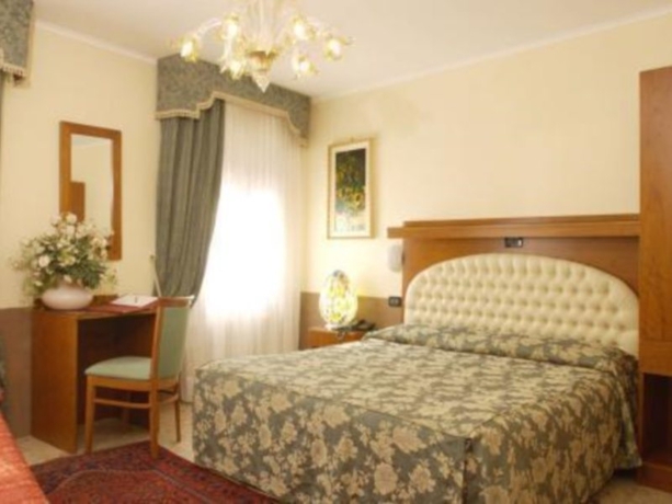 Imagen general del Hotel Zecchini. Foto 3