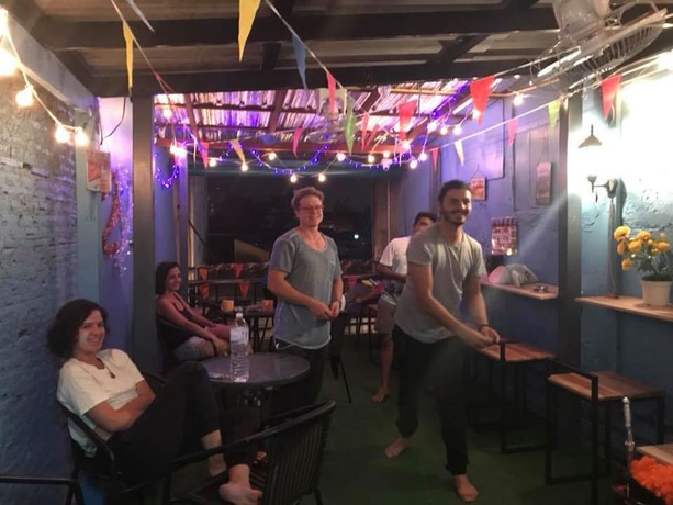 Imagen de los interiores del Hotel Zee Thai Hostel. Foto 11