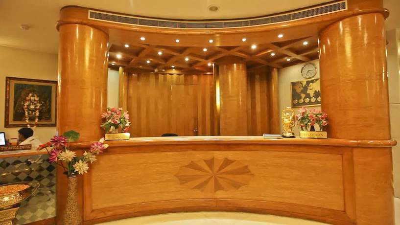 Imagen de los interiores del Hotel Zeeras. Foto 11