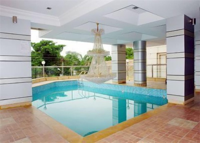Imagen de la piscina del Hotel Zeeras. Foto 19