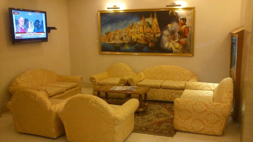Imagen de los interiores del Hotel Zeeras. Foto 13