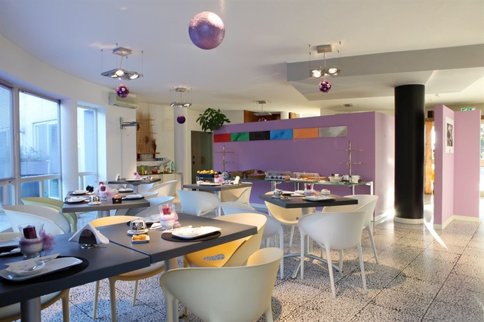 Imagen del bar/restaurante del Hotel Zeffiro. Foto 7