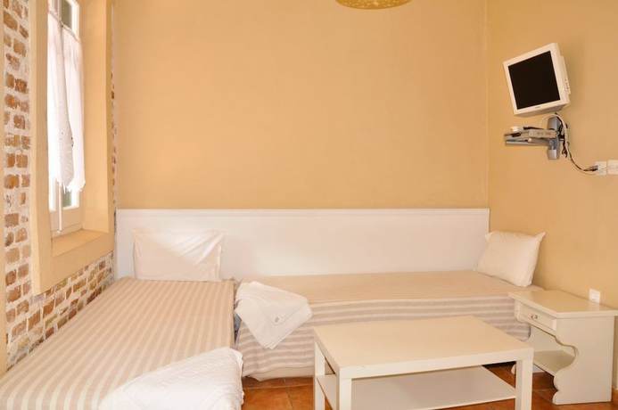 Imagen de la habitación del Hotel Zefiros Traditional. Foto 13