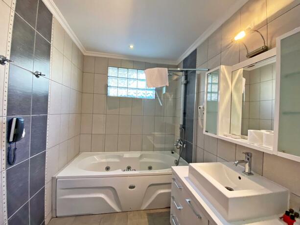 Imagen general del Hotel Zehra Tatil K&ouml;y&uuml;. Foto 6