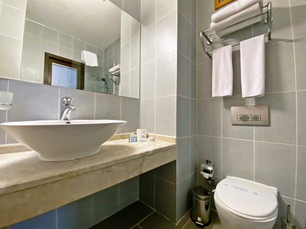 Imagen general del Hotel Zehra Tatil K&ouml;y&uuml;. Foto 9