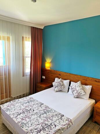Imagen general del Hotel Zehra Tatil K&ouml;y&uuml;. Foto 13