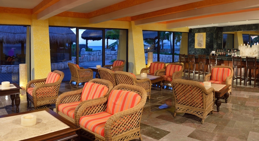 Imagen del bar/restaurante del Hotel Zel Cozumel. Foto 2