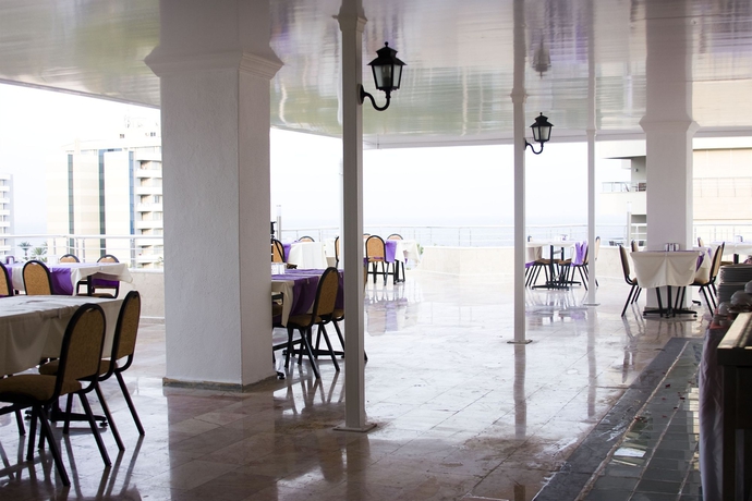 Imagen del bar/restaurante del Hotel Zel. Foto 3