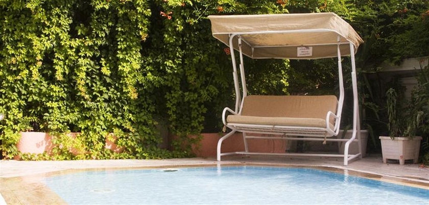 Imagen de la piscina del Hotel Zel. Foto 14