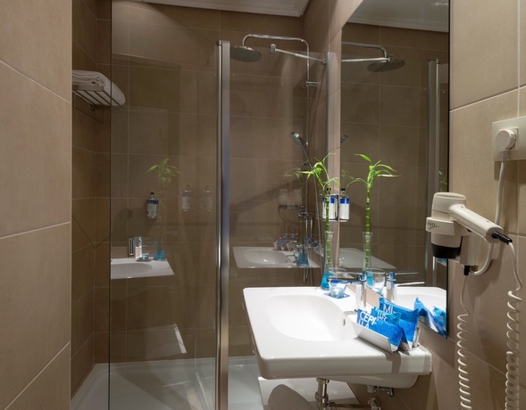 Imagen de la habitación del Hotel Zel Madrid. Foto 10