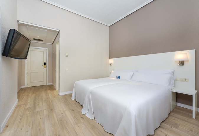 Imagen de la habitación del Hotel Zel Madrid. Foto 11