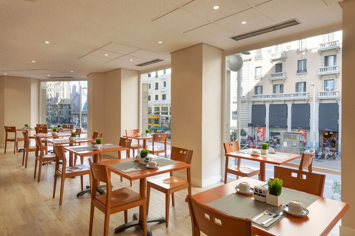 Imagen del bar/restaurante del Hotel Zel Madrid. Foto 6