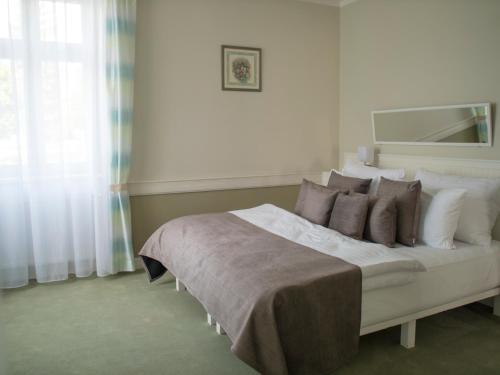 Imagen de la habitación del Hotel Zelen&aacute; Marina. Foto 9