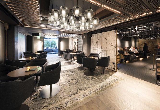 Imagen del bar/restaurante del Hotel Zelos San Francisco. Foto 5