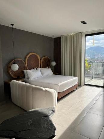 Imagen general del Hotel Zelva Negra, Per&iacute;metro Urbano Medell&iacute;n. Foto 8