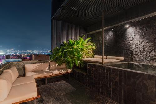 Imagen de la habitación del Hotel Zelva Poblado. Foto 19