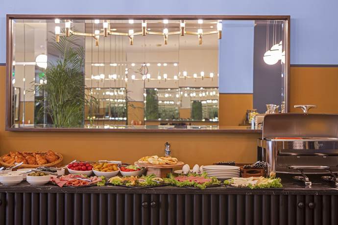 Imagen del bar/restaurante del Hotel Zemeli. Foto 3