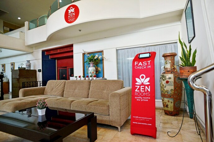 Imagen de los interiores del Hotel Zen Rooms Basic Kebayoran. Foto 19