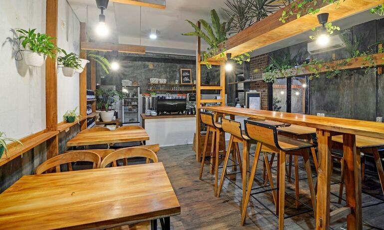 Imagen del bar/restaurante del Hotel Zen Rooms Legacy Residence Syariah. Foto 5