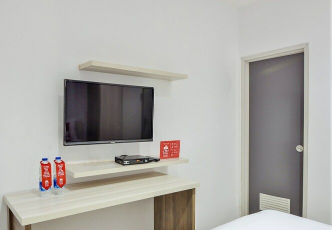 Imagen de la habitación del Hotel Zen Rooms Mangga Besar Raya. Foto 8