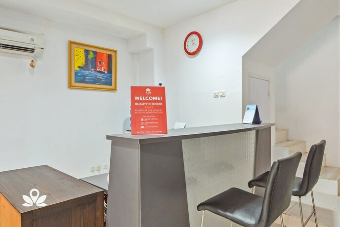 Imagen de los interiores del Hotel Zen Rooms Mangga Besar Raya. Foto 17
